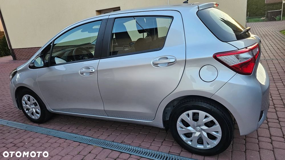Toyota Yaris 1.0 Premium - 29