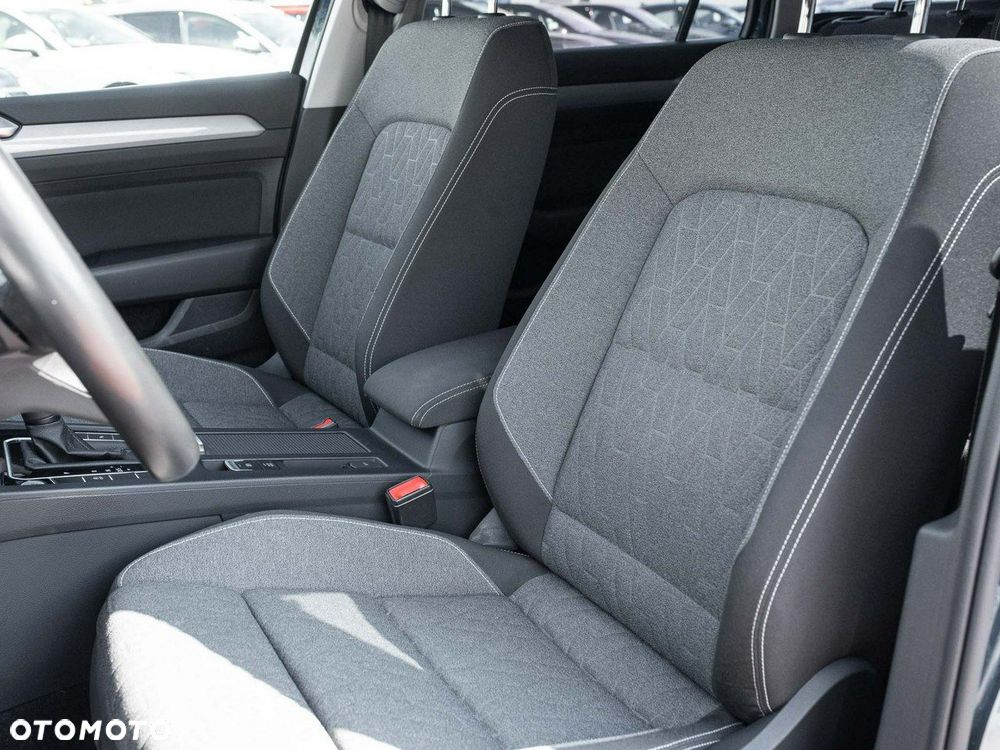 Volkswagen Passat - 12