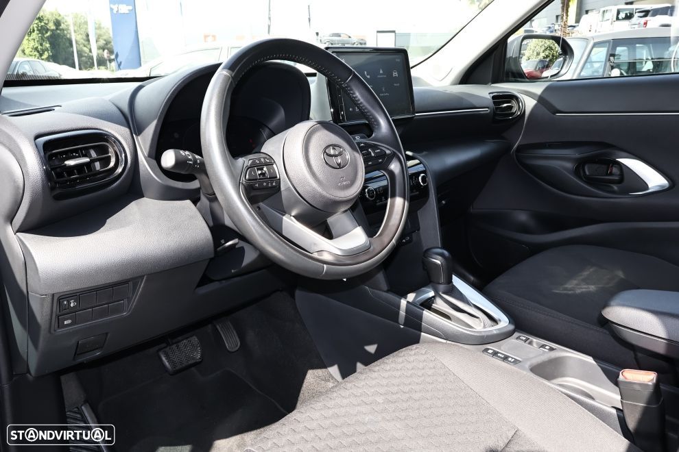 Toyota Yaris Cross - 16