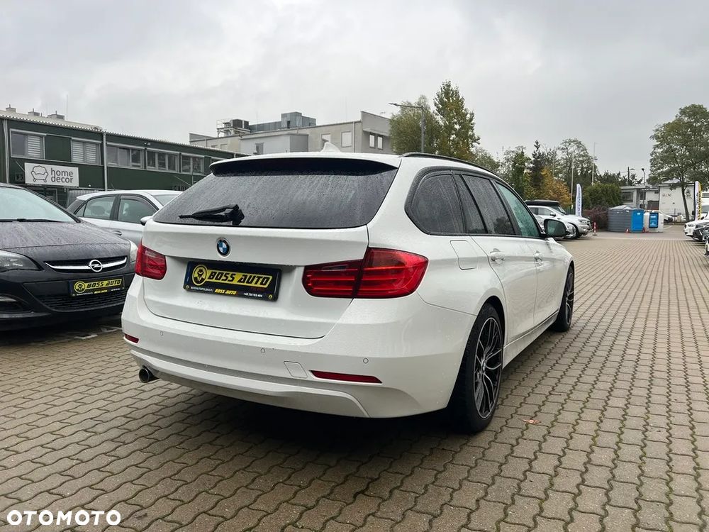 BMW Seria 3 318d Touring - 9