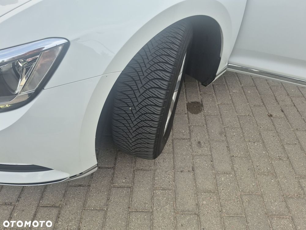 Volkswagen Passat 2.0 TDI (BlueMotion Technology) Highline - 21
