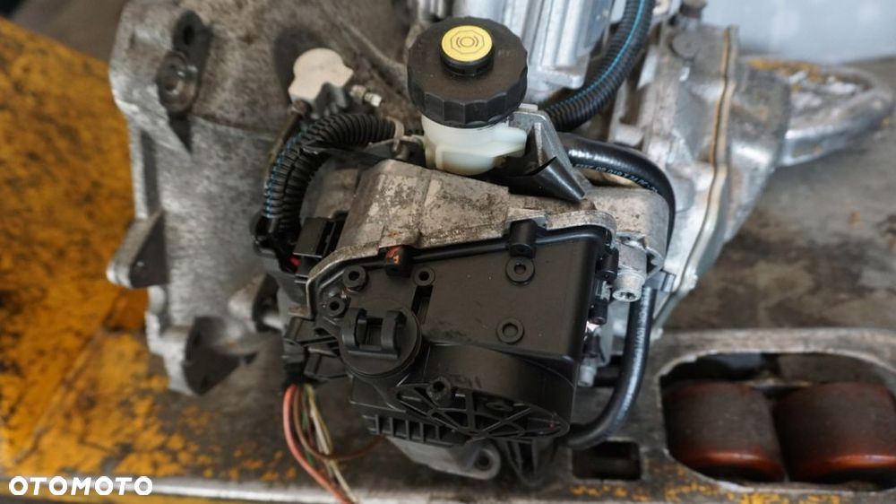 SKRZYNIA BIEGÓW AUTOMAT CORSA C AGILA 1.3 CDTI - 5