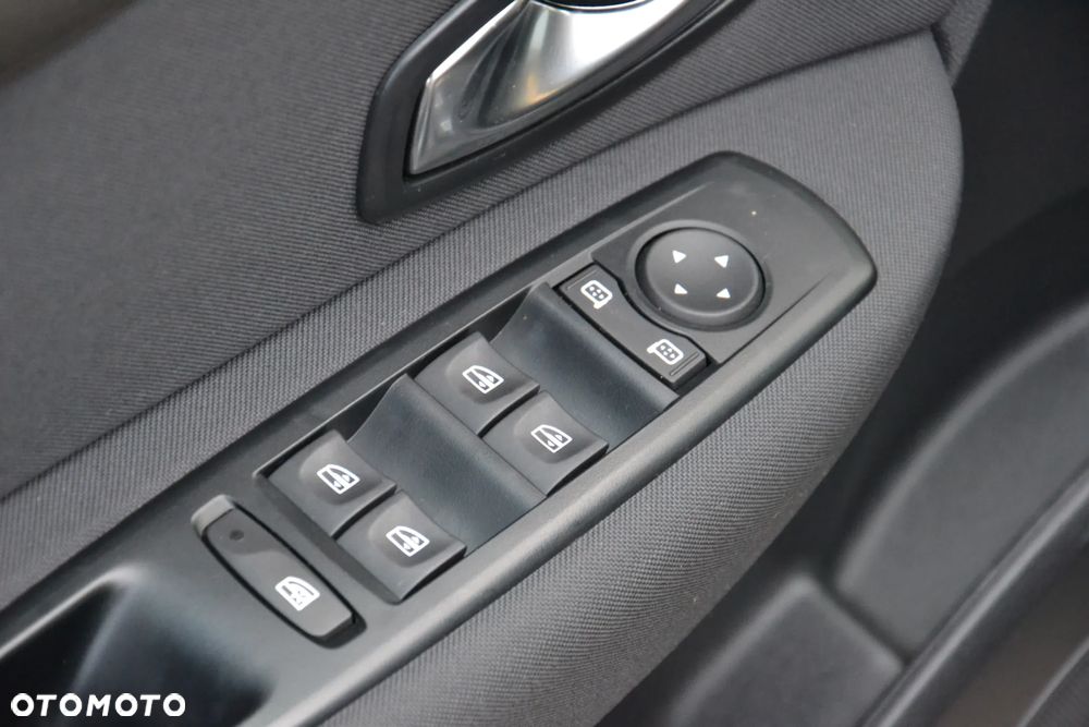 Renault Scenic dCi 110 Xmod Paris - 19