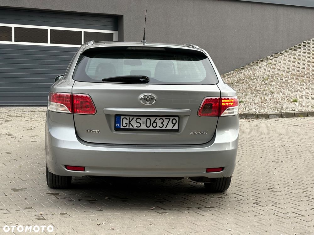 Toyota Avensis 1.8 Sol NAVI - 21
