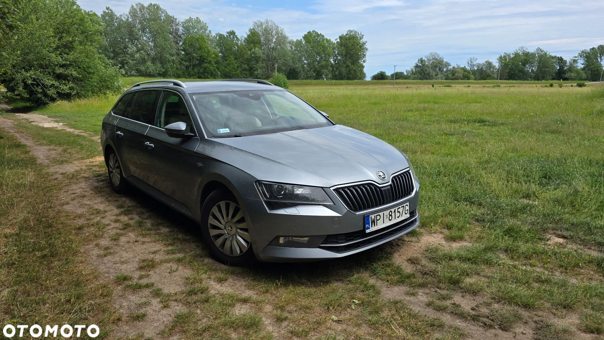 Skoda Superb 2.0 TDI L&K DSG - 1