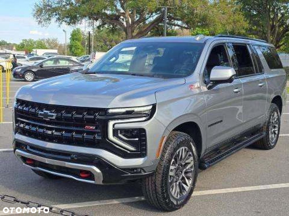 Chevrolet Suburban - 3