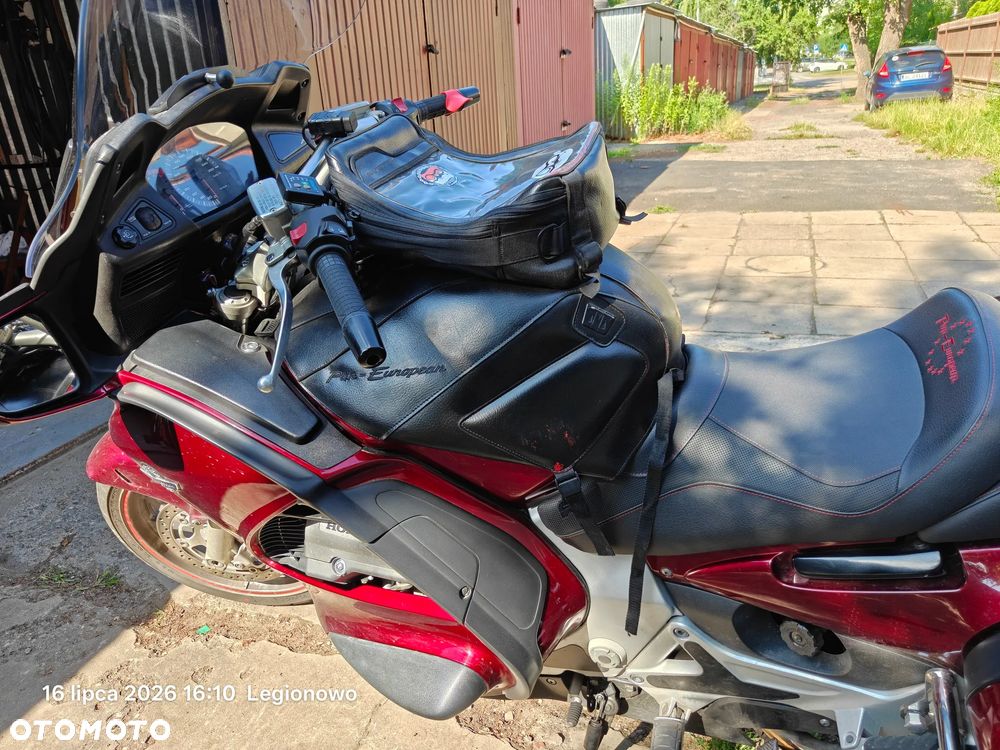 Honda ST - 6