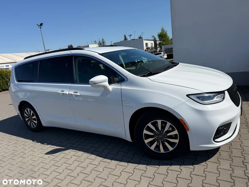 Chrysler Pacifica - 3