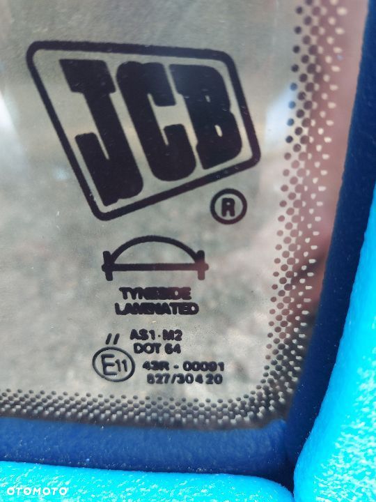 Szyba przednia JCB ładowarka 827/30420 oryginał - 2