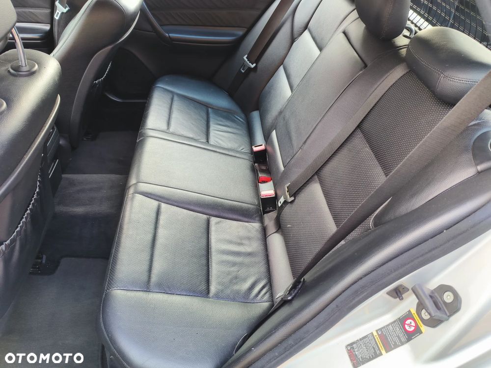 Mercedes-Benz Klasa C 320 4Matic Avantgarde Sport Edition - 6