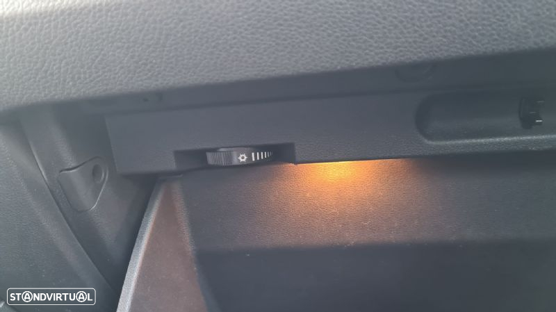 VW Touran 1.6 TDI Confortline DSG - 37