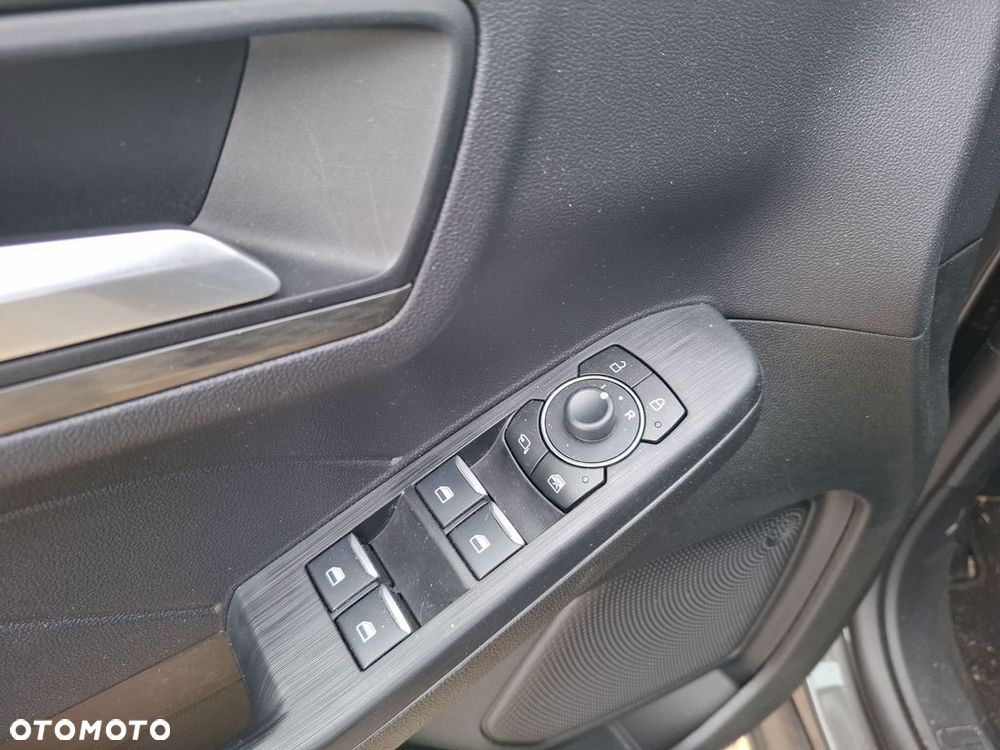 Ford Kuga - 25