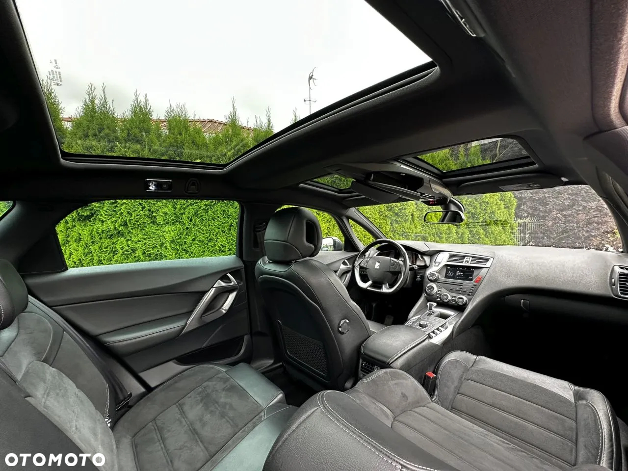 Citroën DS5 e-HDi 115 EGS6 Chic - 25