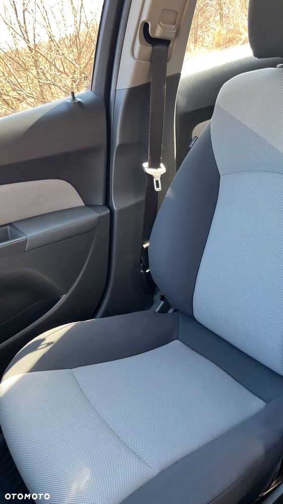 Chevrolet Cruze 1.6 Base - 11