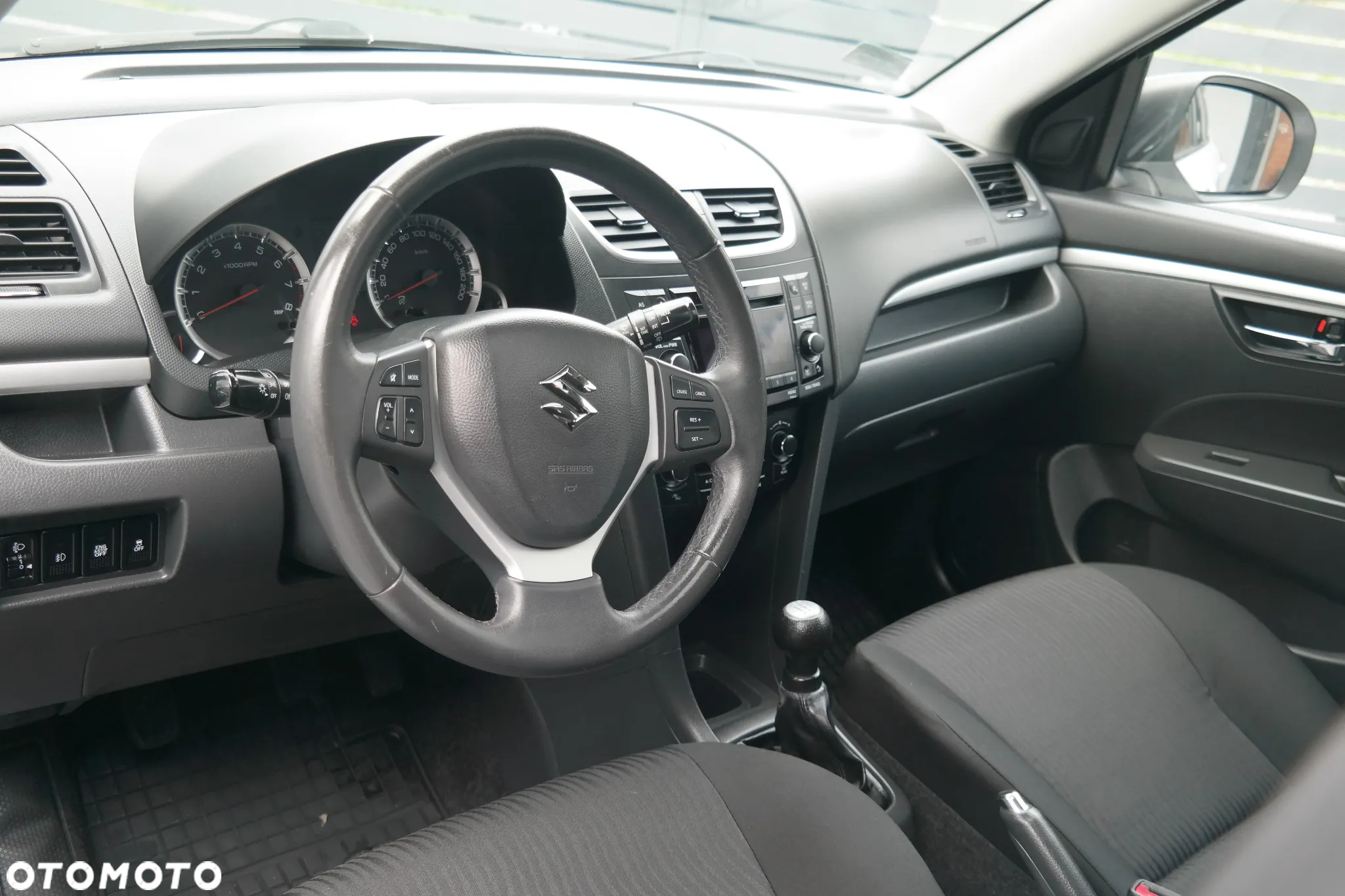 Suzuki Swift 1.2 Premium - 5