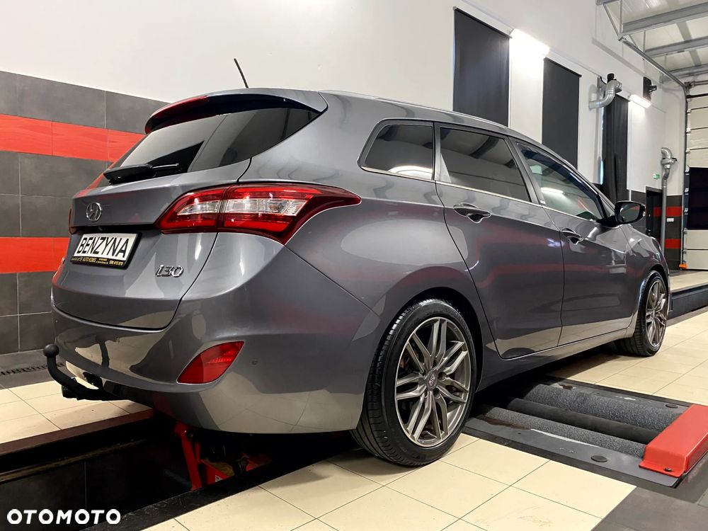 Hyundai i30 blue Kombi 1.6 GDi YES Gold - 7