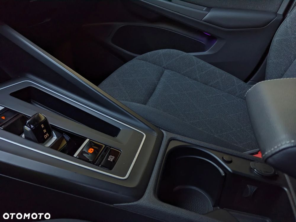 Volkswagen Golf - 21