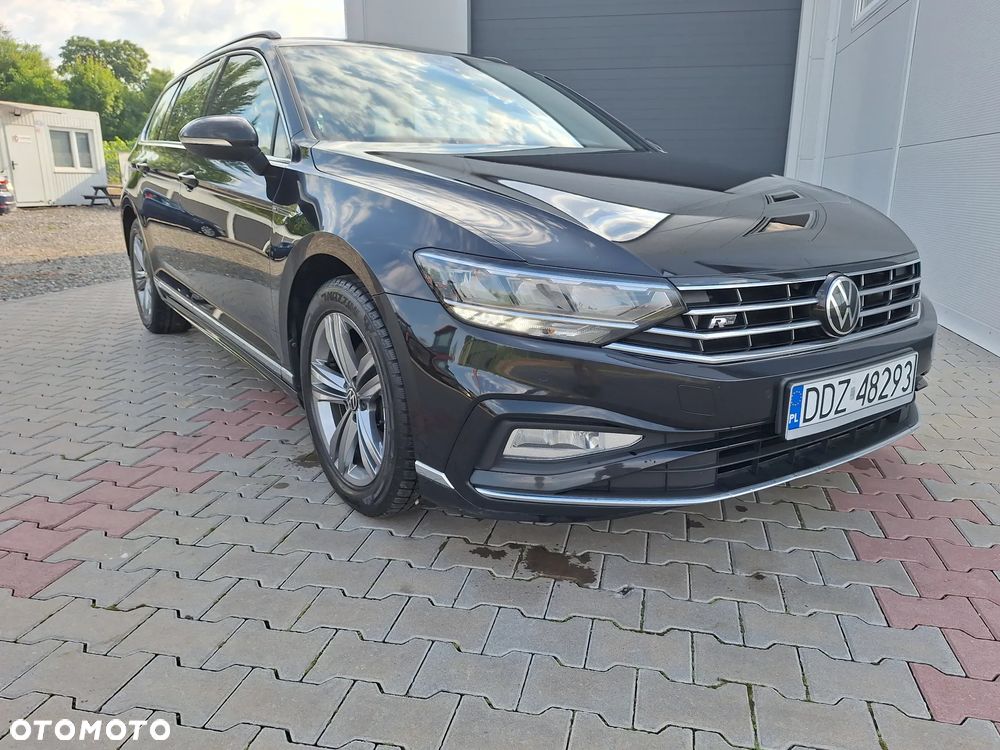 Volkswagen Passat - 1