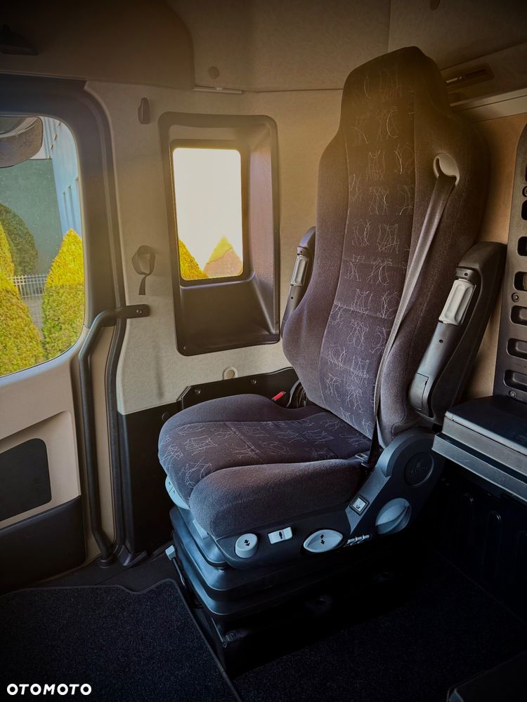 Mercedes-Benz Actros - 12