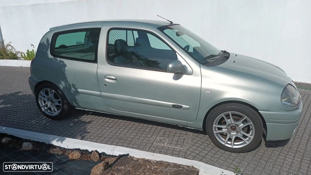 Renault Clio 1.9 D RN - 3