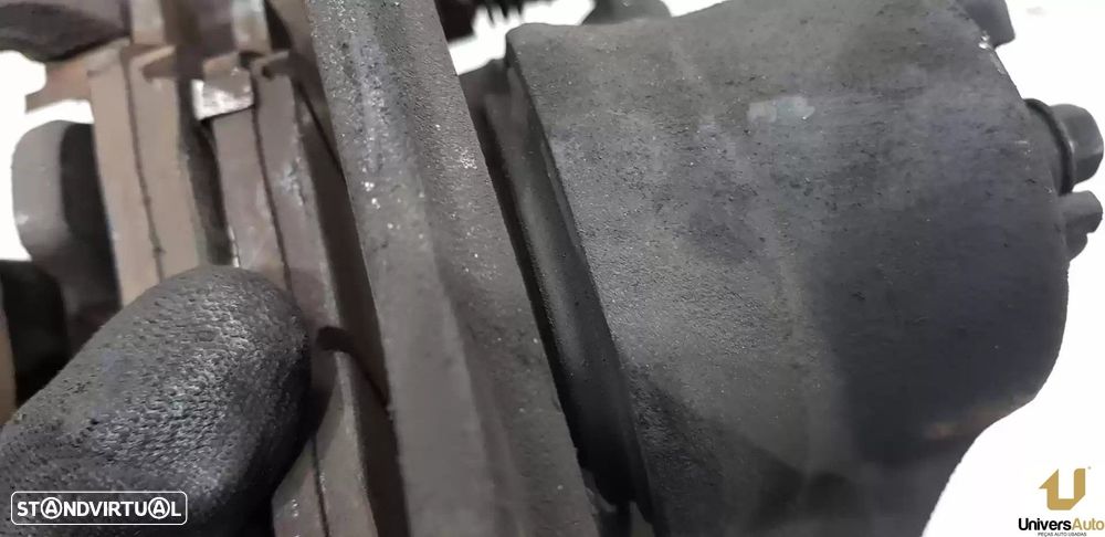 PINÇA TRAVÃO FRONTAL ESQUERDA KIA CARENS IV 2018 -58180A4A17 - 1