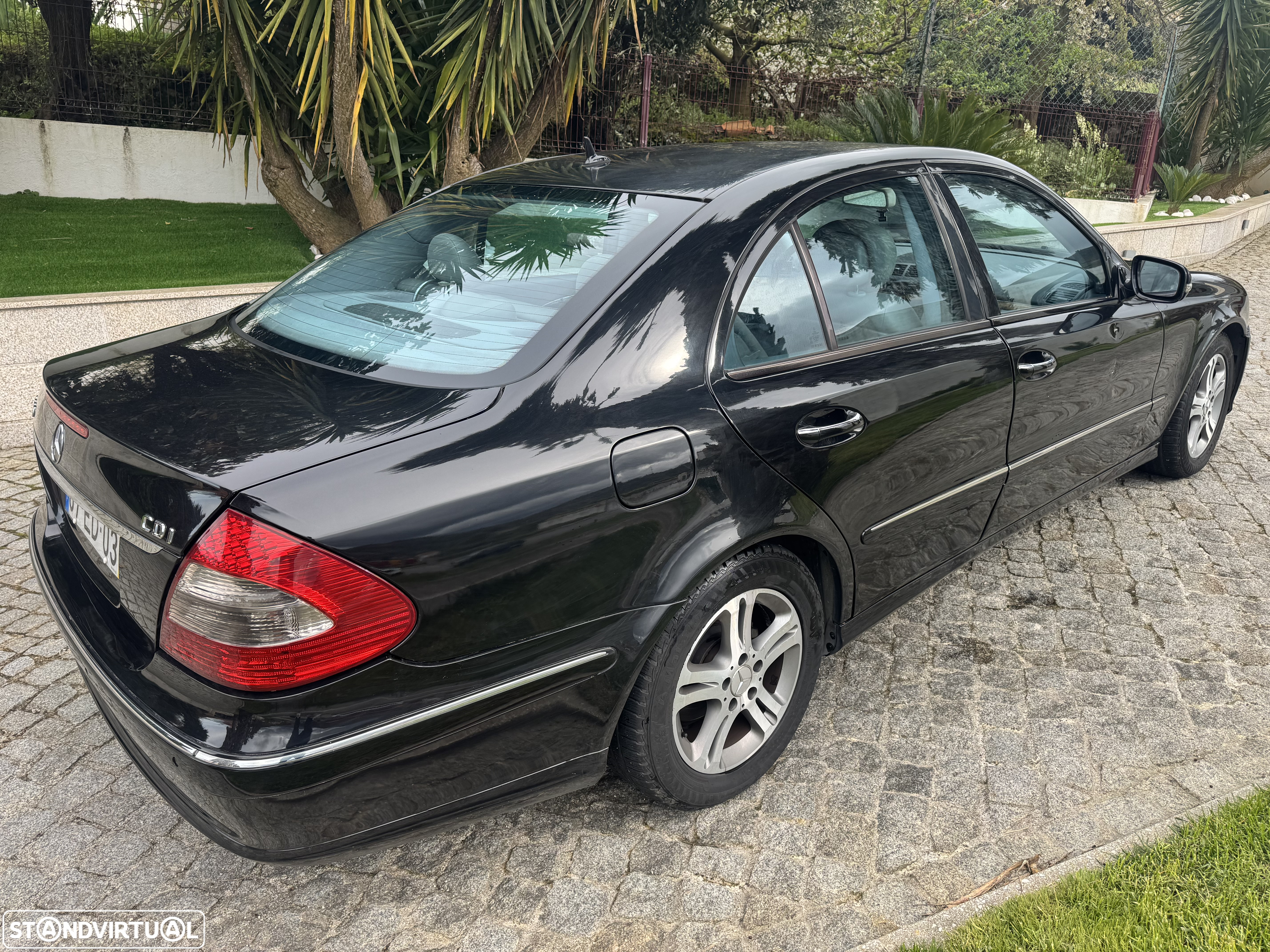 Mercedes-Benz E 220 CDi Avantgarde - 4
