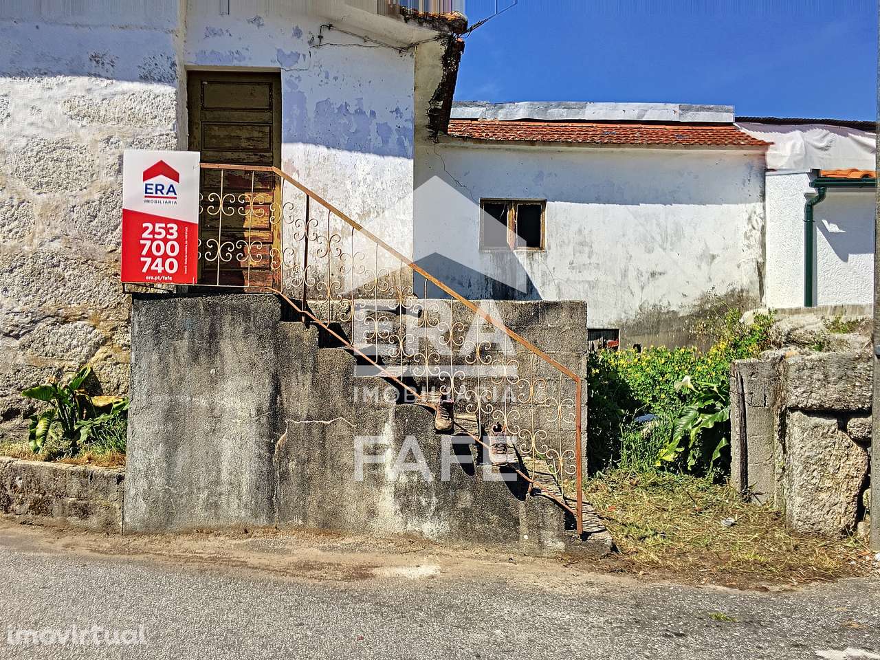 Moradia para restauro em Revelhe - Grande imagem: 3/11