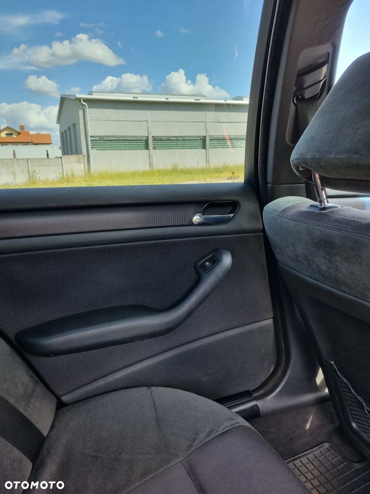 BMW Seria 3 330i - 14