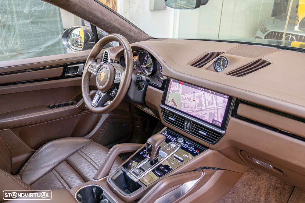 Porsche Cayenne Coupé Turbo S E-Hybrid Tiptronic S - 38