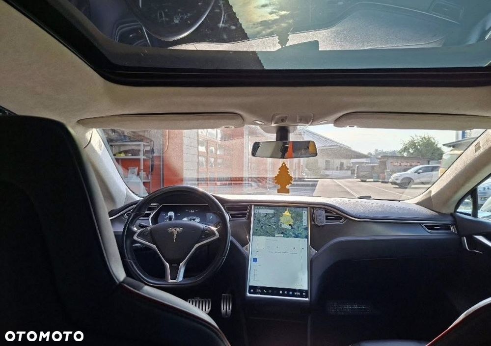 Tesla Model S Performance - 11