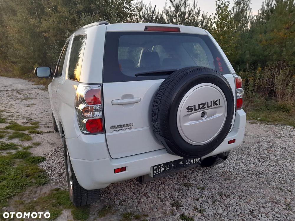Suzuki Grand Vitara 1.6 Black&White - 17