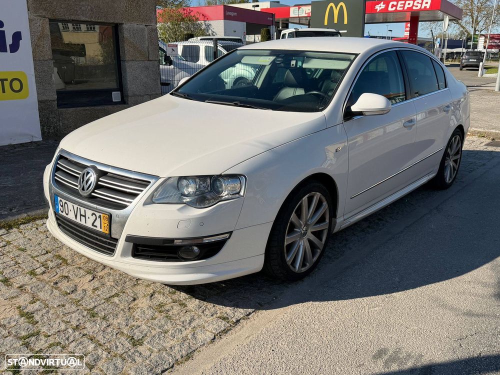VW Passat 2.0 TDI DPF R-Line Edition - 2