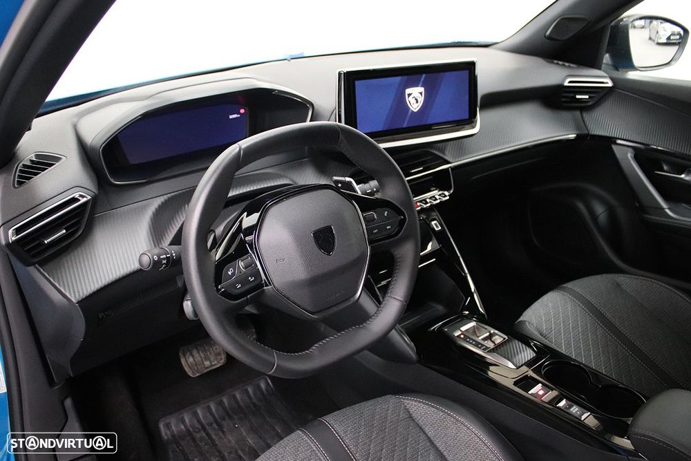 Peugeot 2008 1.2 PureTech Allure EAT8 - 7