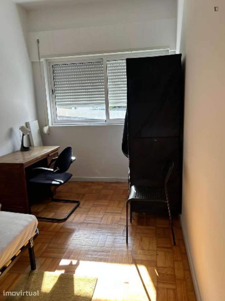 Quarto - localizado em Paranhos Porto - Grande imagem: 3/18