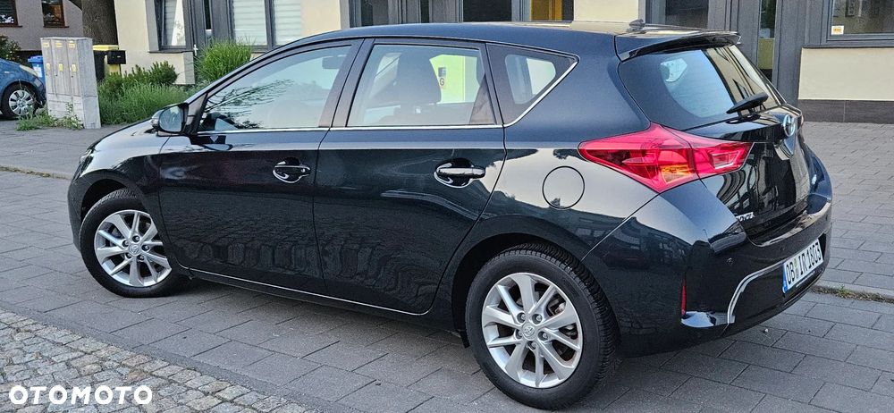 Toyota Auris 1.33 Dual-VVT-i START Edition - 24