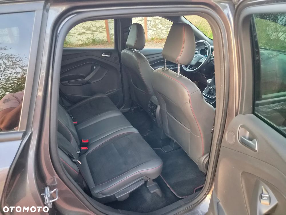 Ford Kuga 2.0 TDCi 4x4 ST-Line - 24