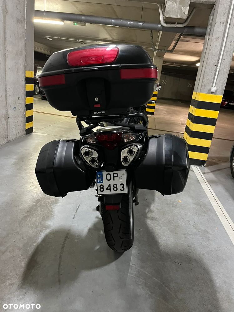 Honda VFR - 16
