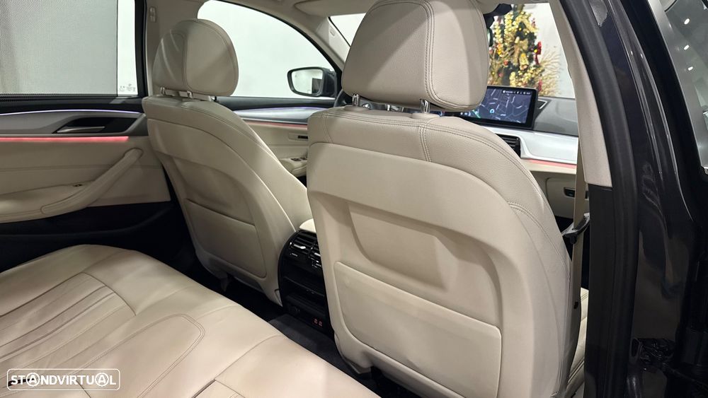 BMW 520 e Touring Aut. Luxury Line - 28