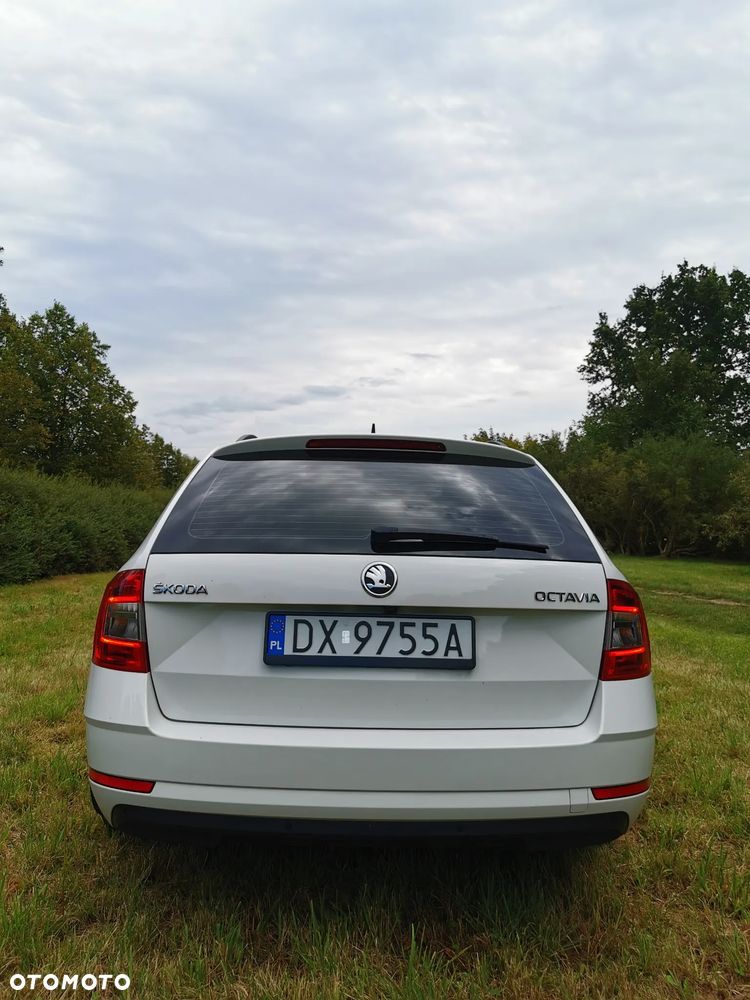 Skoda Octavia 2.0 TDI SCR Style DSG - 9