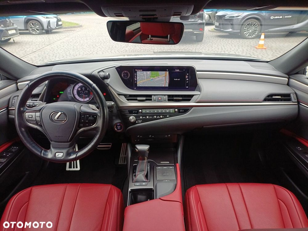 Lexus ES 300h F Sport Edition - 9