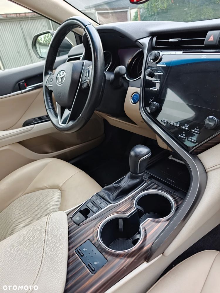 Toyota Camry 2.5 Hybrid Executive CVT - 9