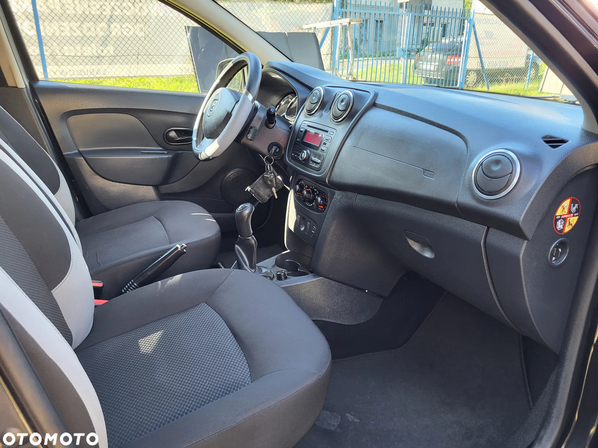 Dacia Sandero 1.2 16V 75 Ambiance - 19