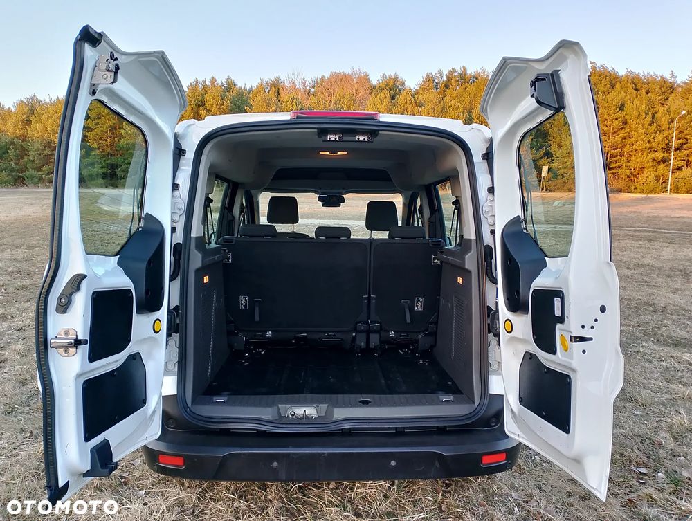 Ford Transit Connect - 28