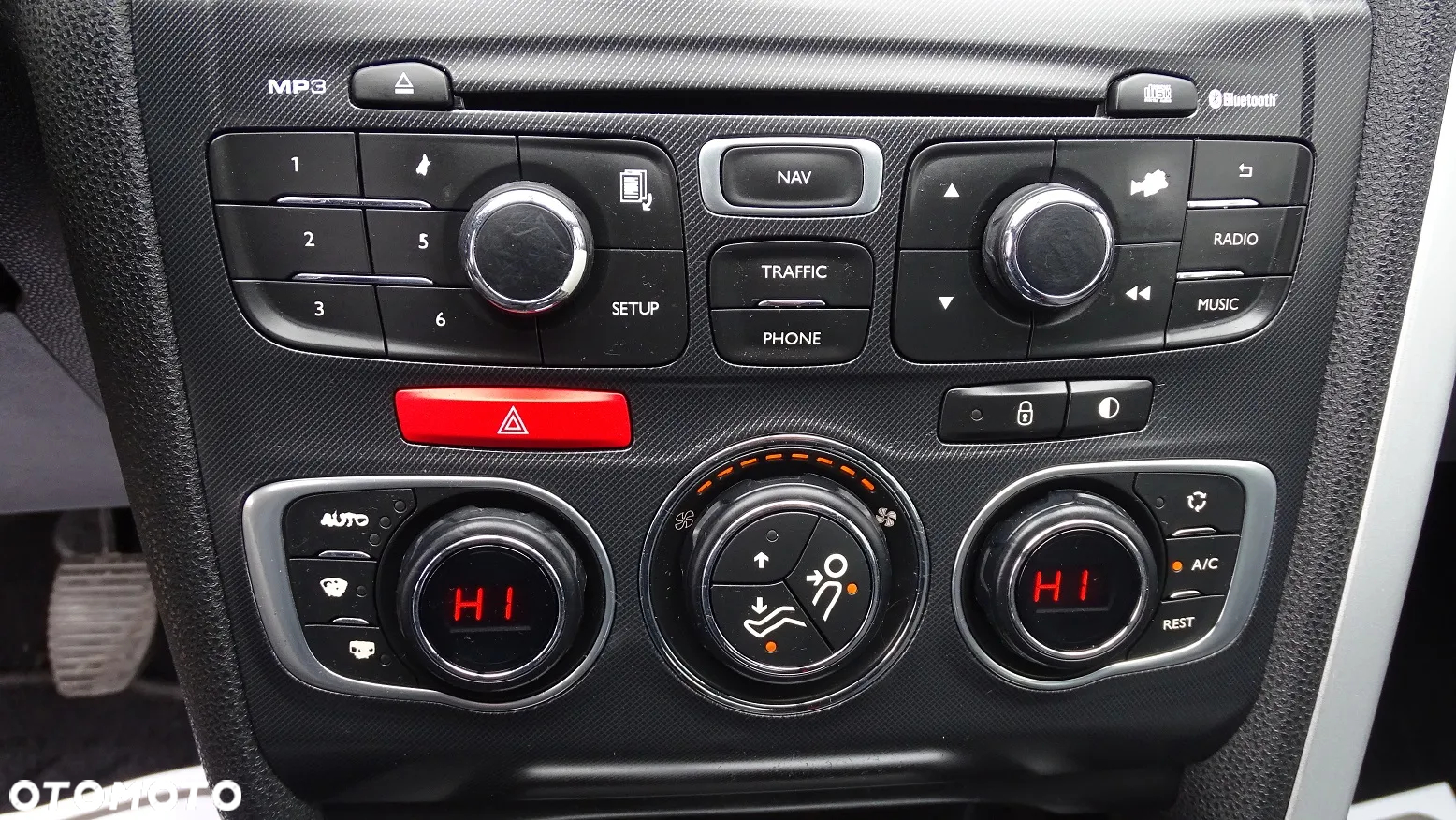 Citroën DS4 e-HDi 115 Chic - 19