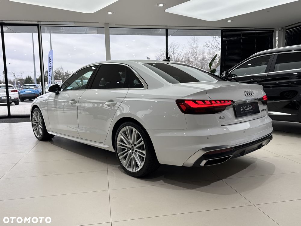 Audi A4 Limousine - 3