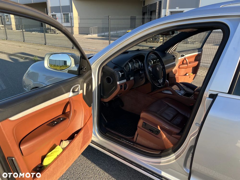 Porsche Cayenne - 6