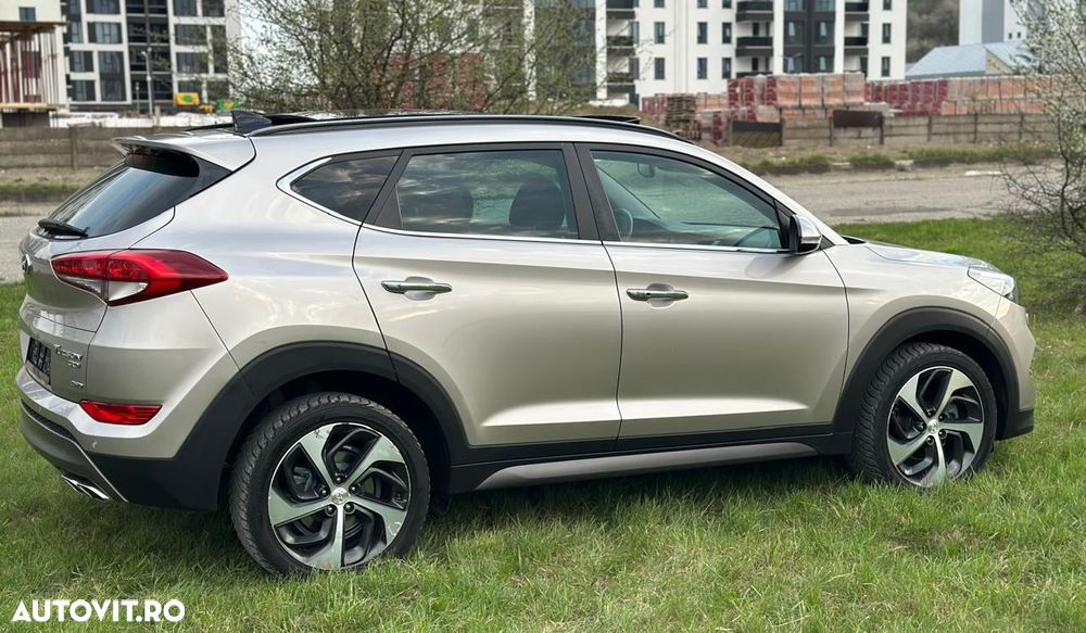 Hyundai Tucson 2.0 CRDI 4WD Automatik Style - 18