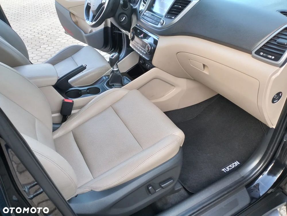 Hyundai Tucson 1.7 CRDI BlueDrive Style 2WD - 8
