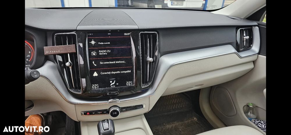 Volvo XC 60 D4 Momentum Pro - 9