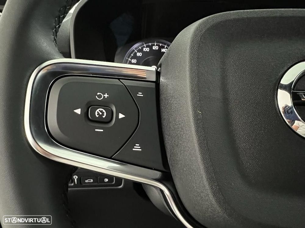 Volvo XC 40 1.5 T4 PHEV Plus Dark - 19